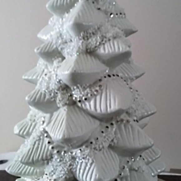 Vintage Ceramic 10" Christmas Tree Music Box ~ Breast Cancer Research Foundation - Picture 9 of 14